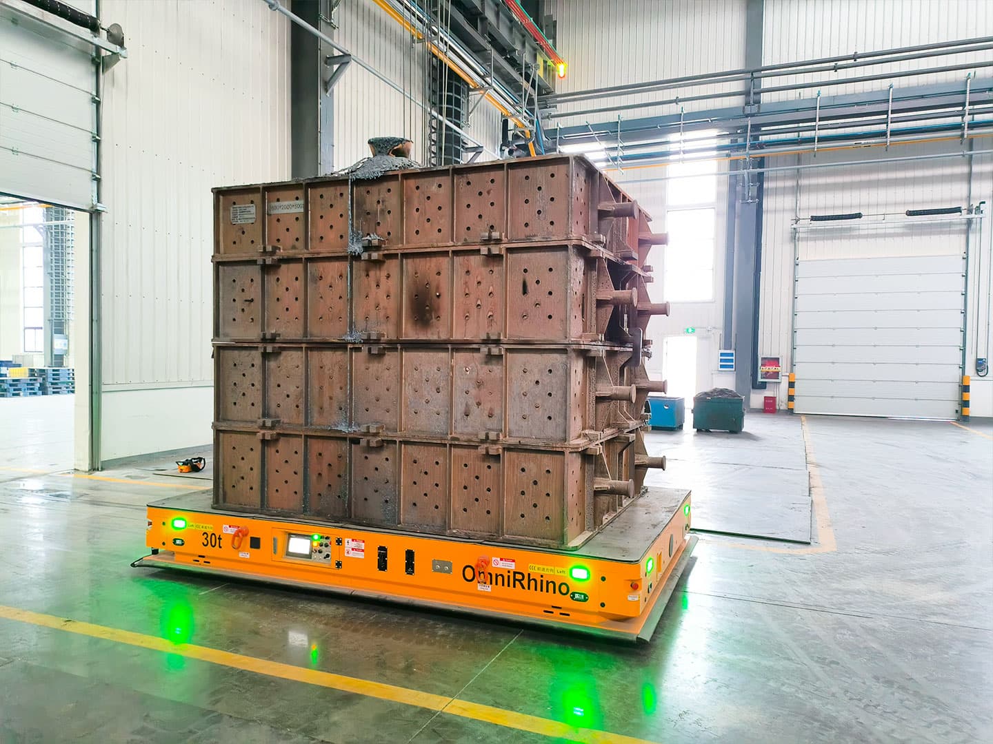 Применение AGV с опорной спинкой грузоподъемностью 30 т при транспортировке заготовок-1