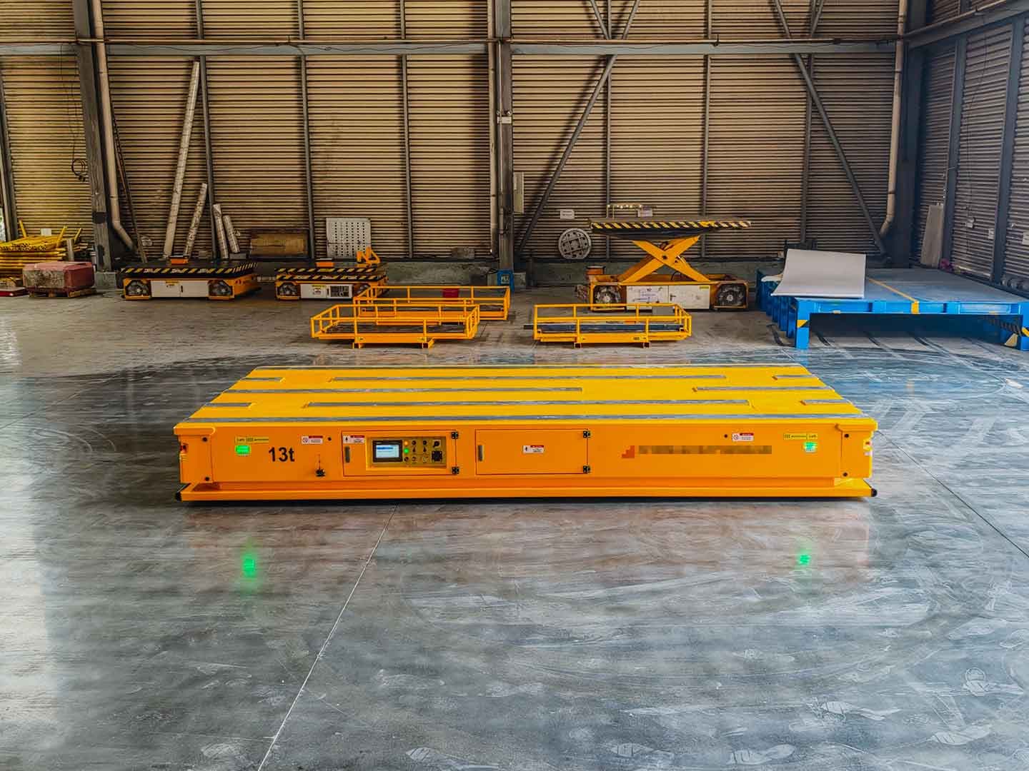 13tAGV应用于运输工件-1