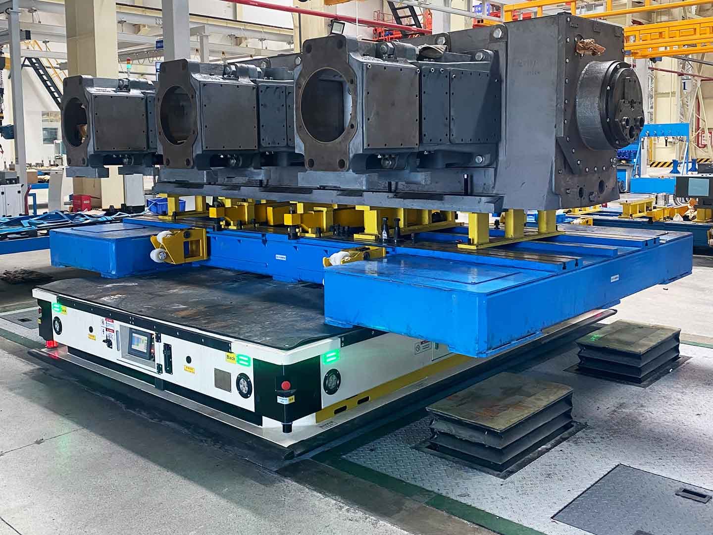 Подъемное тяжелое AGV грузоподъемностью 40 т для автоматизированной транспортировки в сборочных зонах-0
